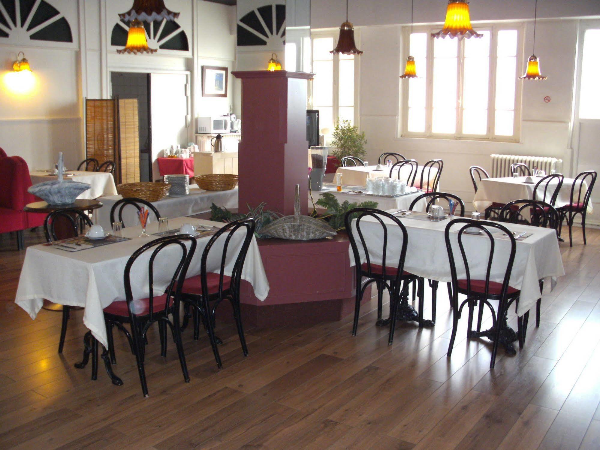 Hotel Bar Restaurant Saint Paul Verdun-sur-Meuse Eksteriør billede