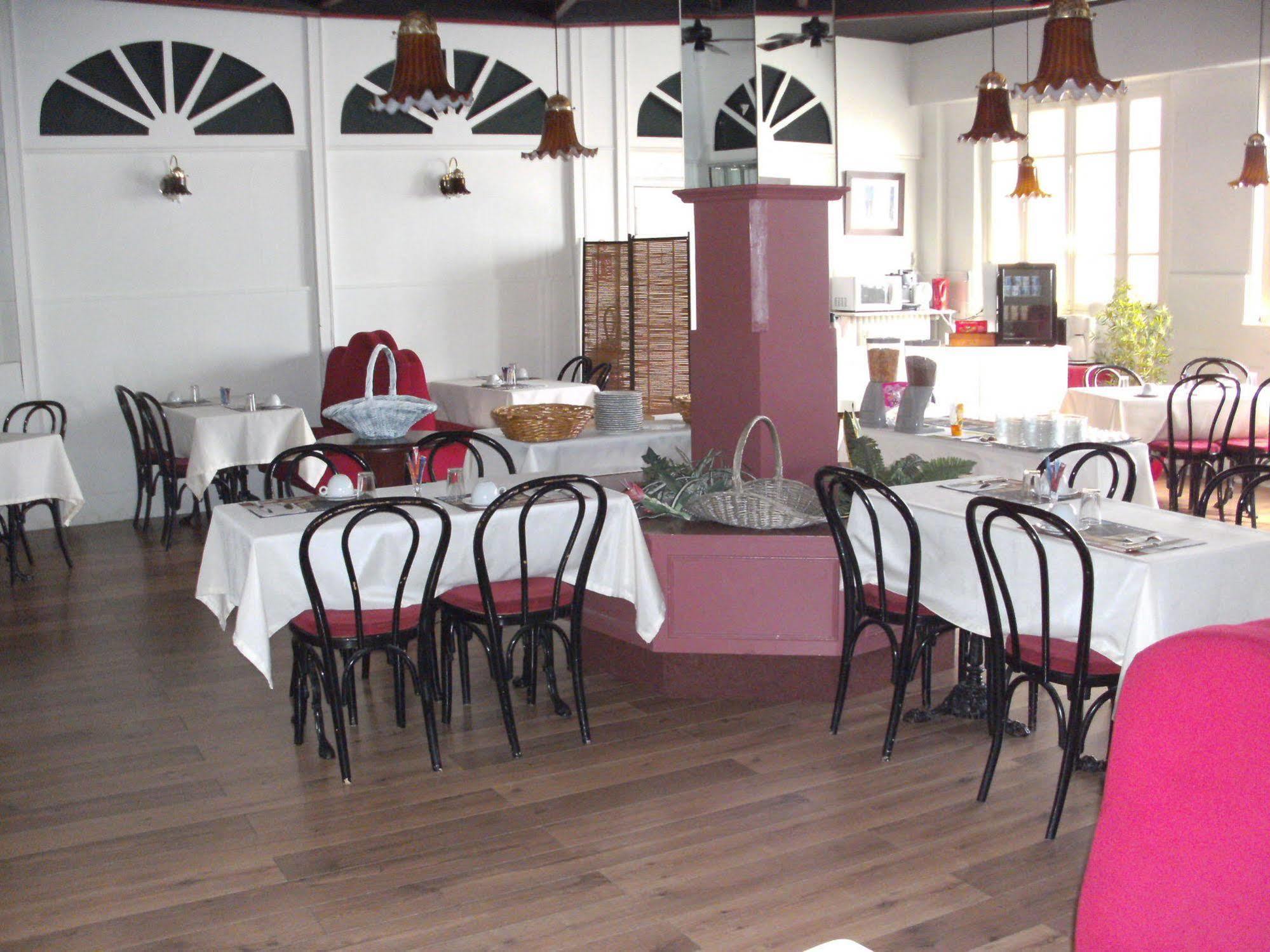 Hotel Bar Restaurant Saint Paul Verdun-sur-Meuse Eksteriør billede